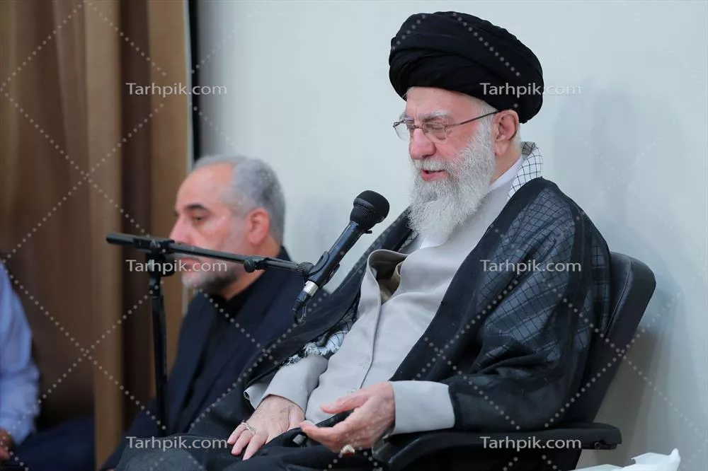 تصویر با کیفیت آیت الله خامنه ای در حال سخنرانی