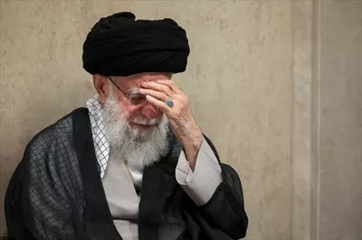 تصویر با کیفیت آیت الله خامنه ای ناراحت
