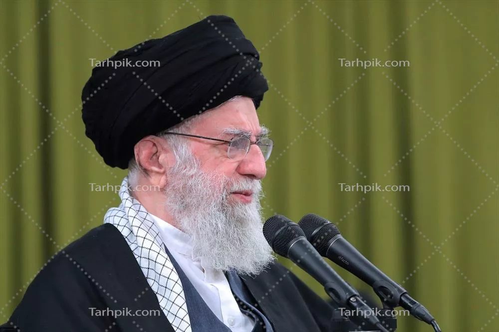 تصویر با کیفیت حضرت آیت الله خامنه ای در حال سخنرانی
