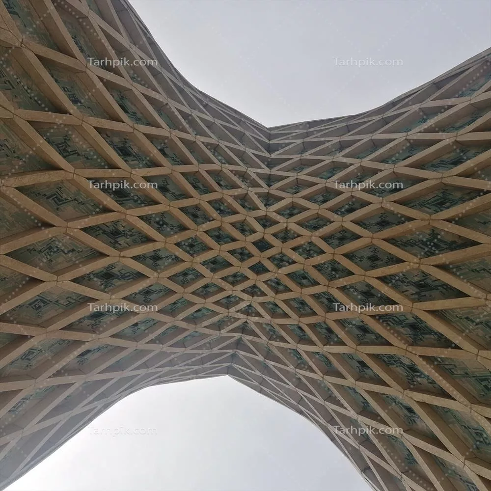 تصویر برج آزادی در تهران