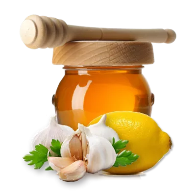 عکس شیشه عسل با در چوبی و قاشق چوبی مخصوص روی شیشه همراه با لیمو و سیر