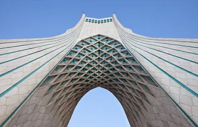 تصویر با کیفیت میدان آزادی از نمای پایین