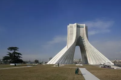 تصویر با کیفیت نماد میدان آزادی تهران