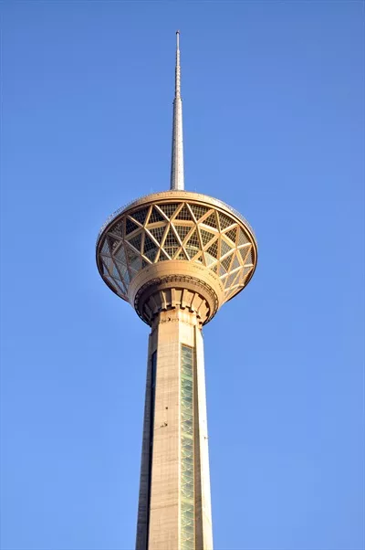 تصویر با کیفیت برج میلاد تهران در روز