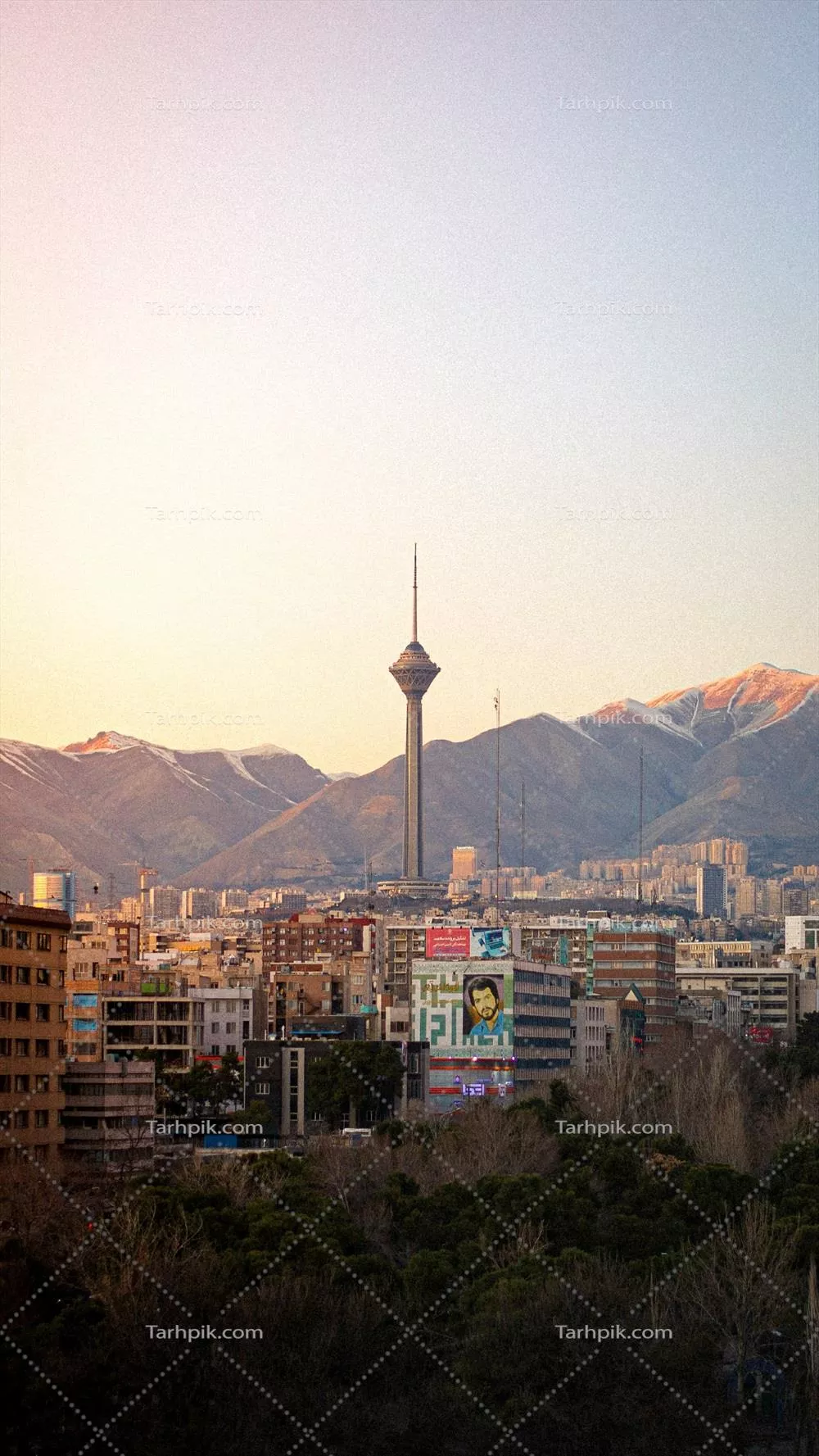 تصویر با کیفیت از شهر تهران و برج میلاد
