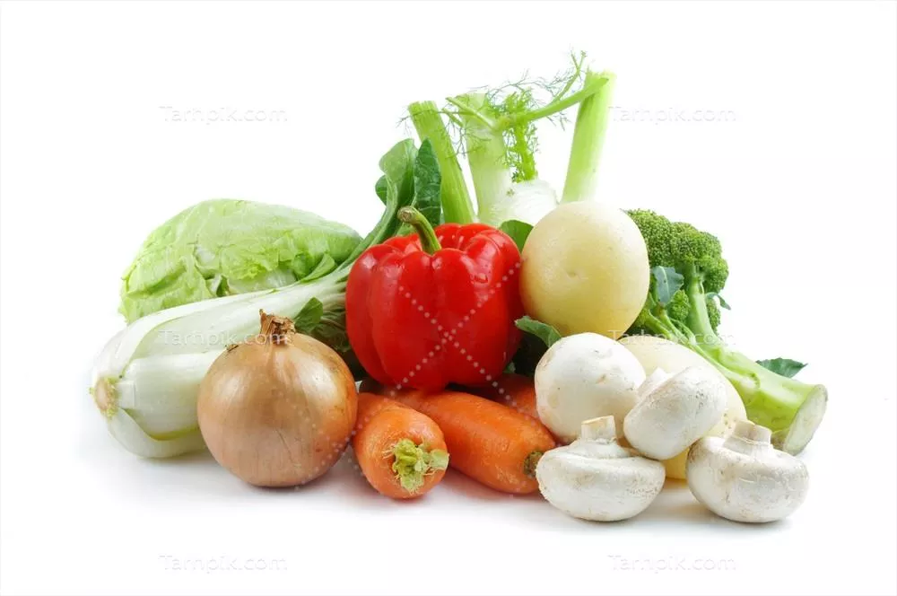 عکس سبزیجات روی زمینه سفید