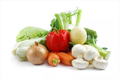 عکس سبزیجات روی زمینه سفید
