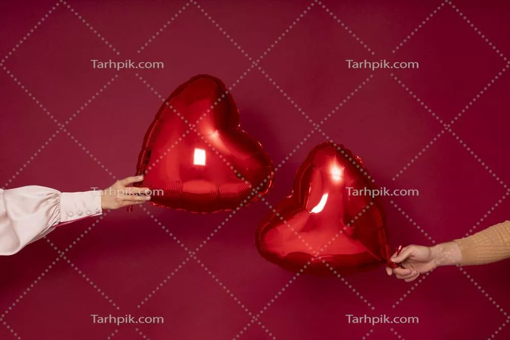 عکس قلب در پس زمینه قرمز