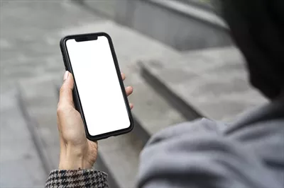 عکس گوشی هوشمند با صفحه سفید