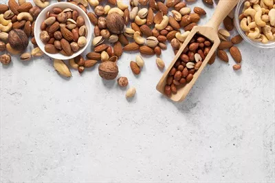 عکس آجیل با فضای کپی