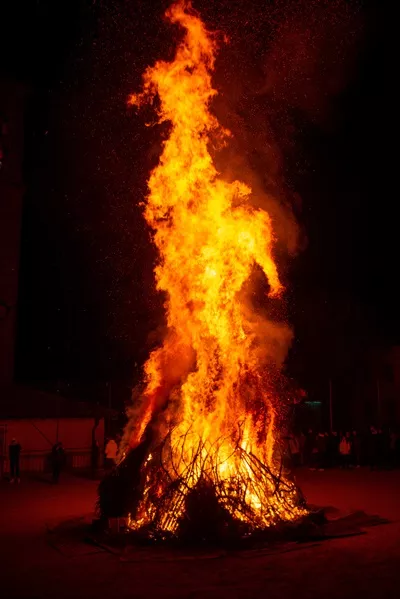 عکس شعله آتش عمودی