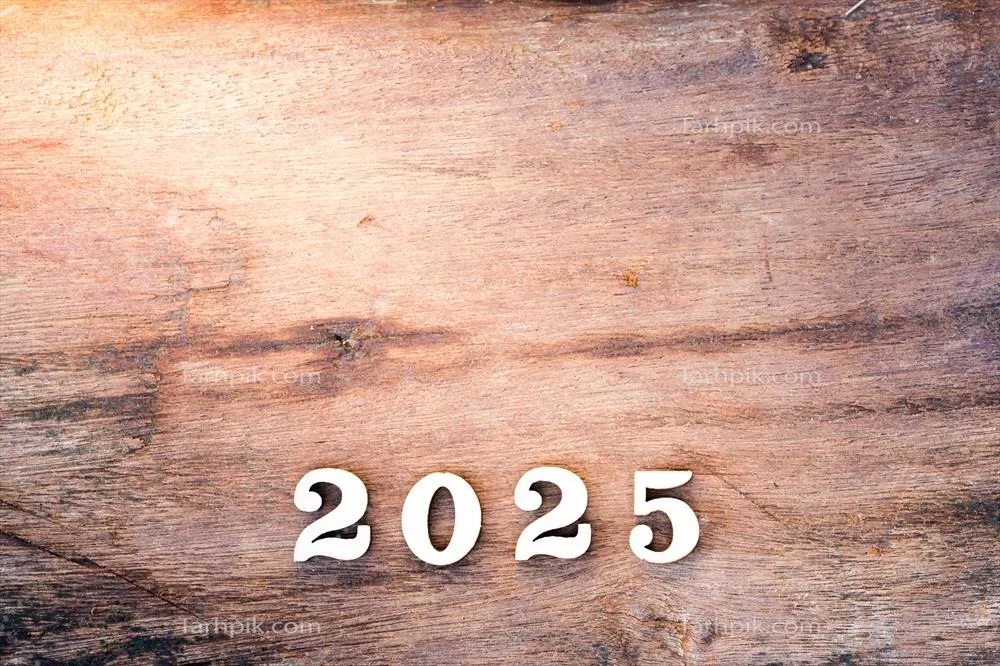 عکس متن چوبی سال 2025