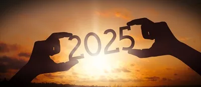 عکس دست انسان با شماره سال 2025