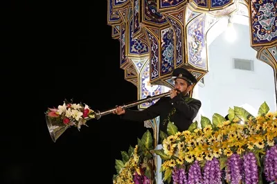عکس نقاری زنی حرم مطهر امام رضا