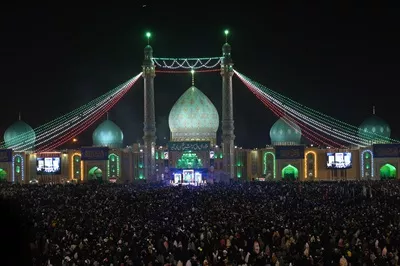 عکس مسجد مقدس جمکران در شب نیمه شعبان
