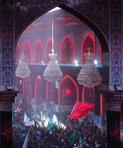 عکس عزادارن در حرم مطهر امام حسین علیه السلام کربلا