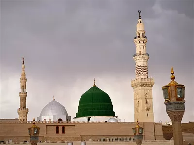 عکس گنبد و گلدسته مسجد النبی مدینه