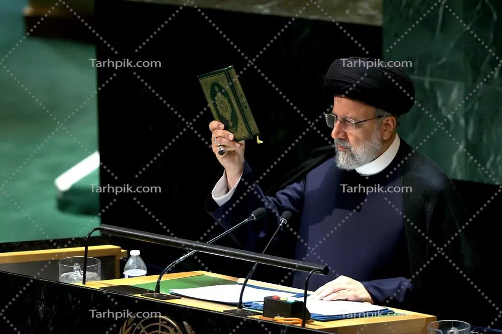 عکس آیت الله سید ابراهیم رئیسی در مجلس سخنرانی