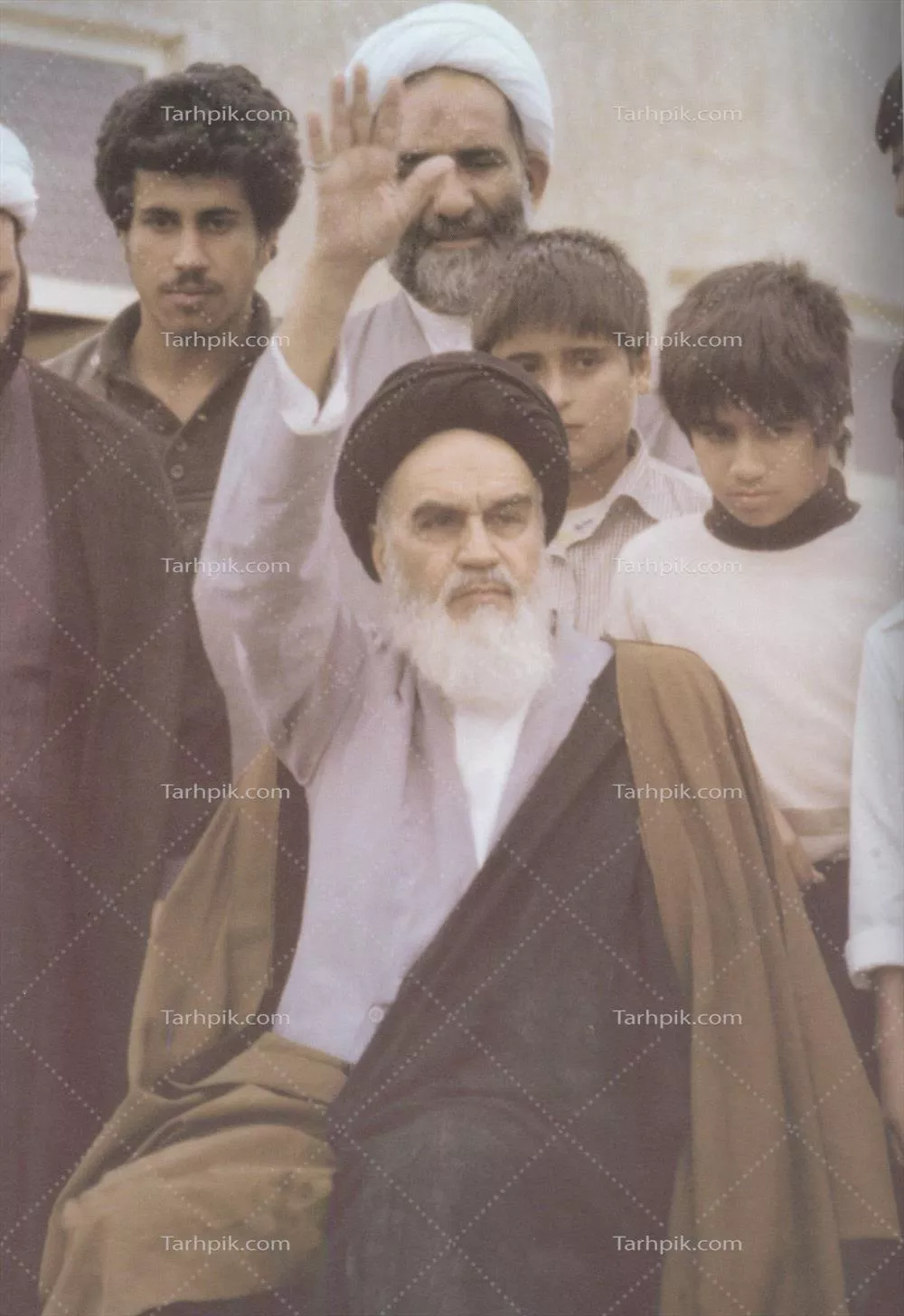 عکس امام خمینی ره در کنار مردم