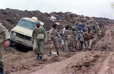 عکس رزمندگان به صف شده