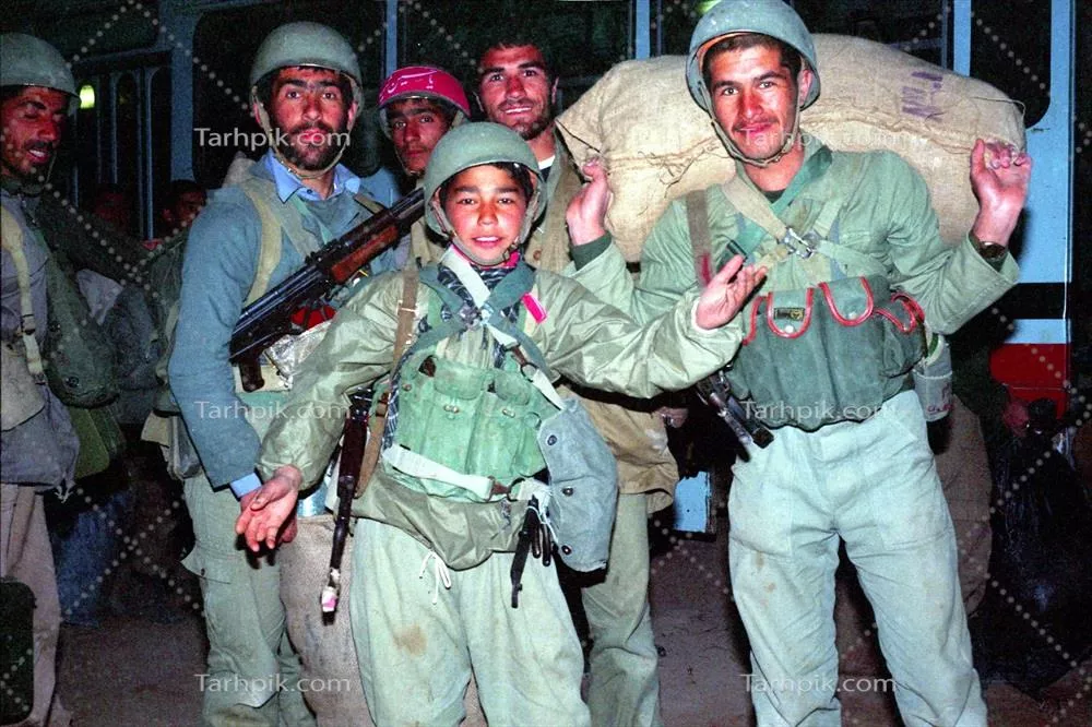 عکس لبخند رزمندگان در جبهه