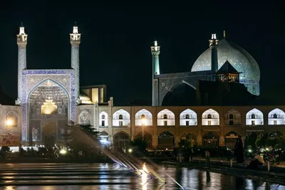 عکس مسجد شاه: یکی از جاذبه های تاریخی و معماری اصفهان در ایران