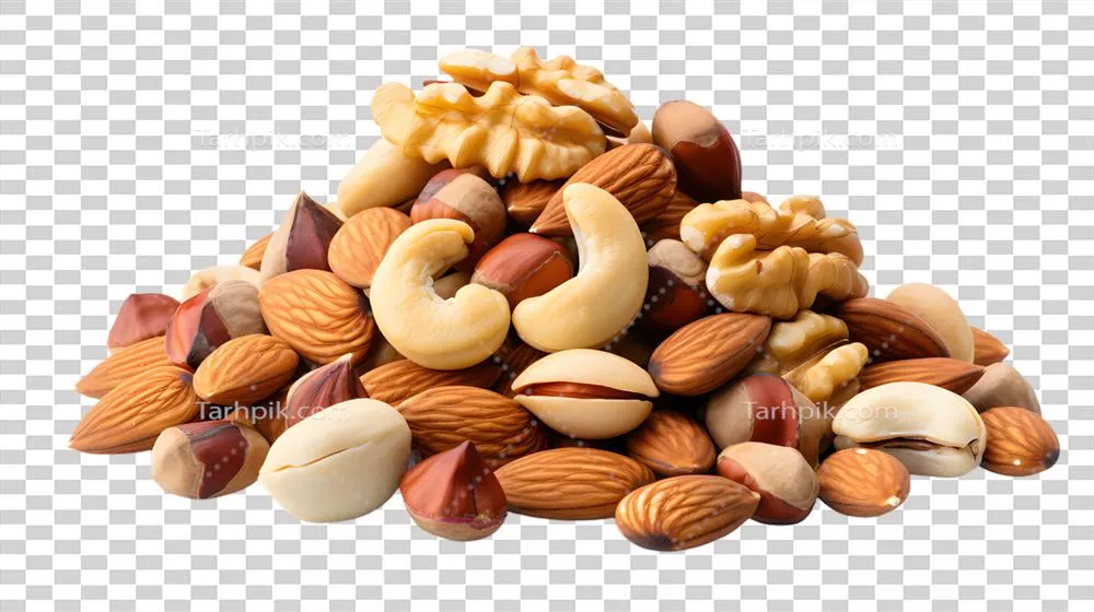 عکس دوربری مخلوط آجیل شامل فندق، بادام و بادام زمینی با پس زمینه شفاف