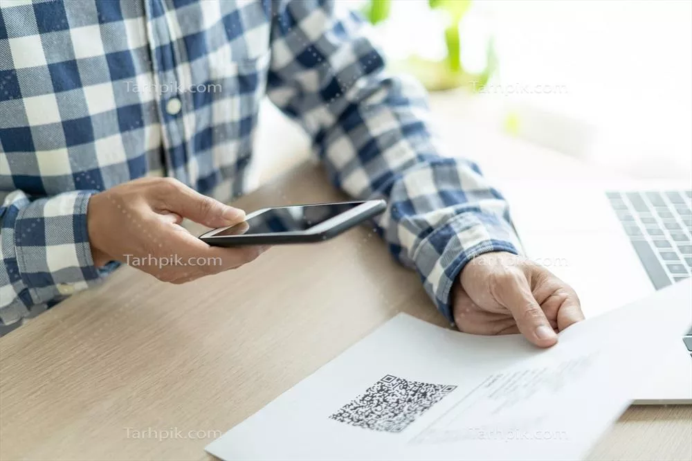 عکس مدیریت پرداخت های دیجیتال: استفاده از تلفن همراه برای اسکن بارکد و پرداخت قبوض