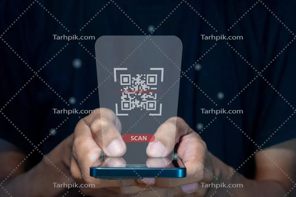 عکس استفاده از گوشی هوشمند برای اسکن کد QR و پرداخت الکترونیکی
