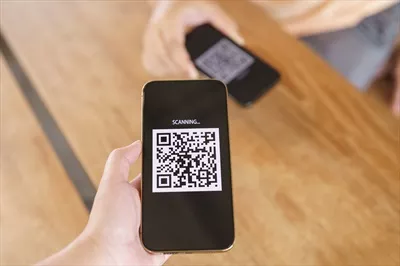 عکس پرداخت دیجیتال با کد QR: تجربه ای نوین در خریدهای آنلاین و بدون پول نقد