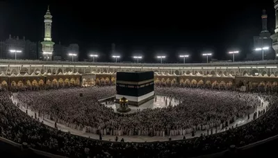 عکس شب روحانی در میدان مشهور و نورانی شهر با زیبایی خیره کننده