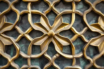 عکس پنل فلزی با الگوی پیچیده گلدار - زیبایی در طراحی مدرن