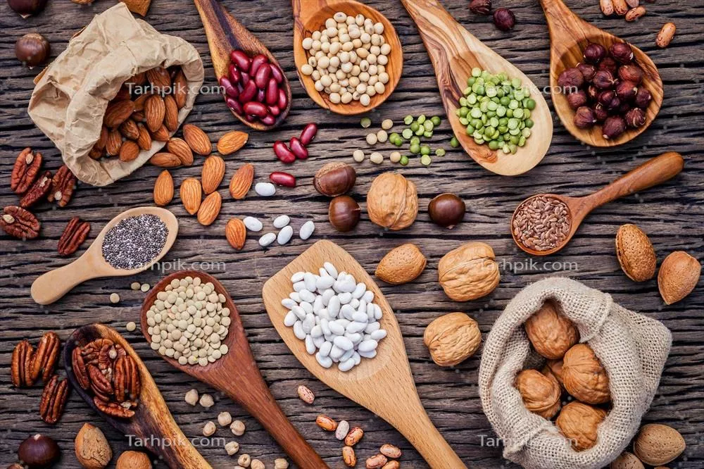 عکس ترکیب زیبا و رنگارنگ از حبوبات و مغزها در یک تصویر جذاب