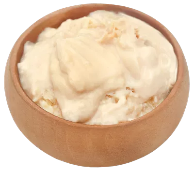 عکس دوربری ماست تازه تهیه شده از شیر با طعم و کیفیت عالی