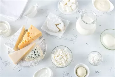 عکس مجموعه ای از محصولات لبنی با تنوع بالا و کیفیت ممتاز