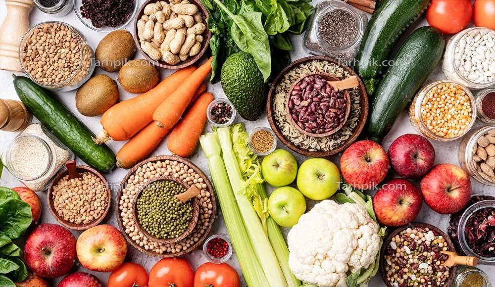 عکس نمایی از غذاهای سالم و متنوع در یک پس زمینه زیبا و جذاب