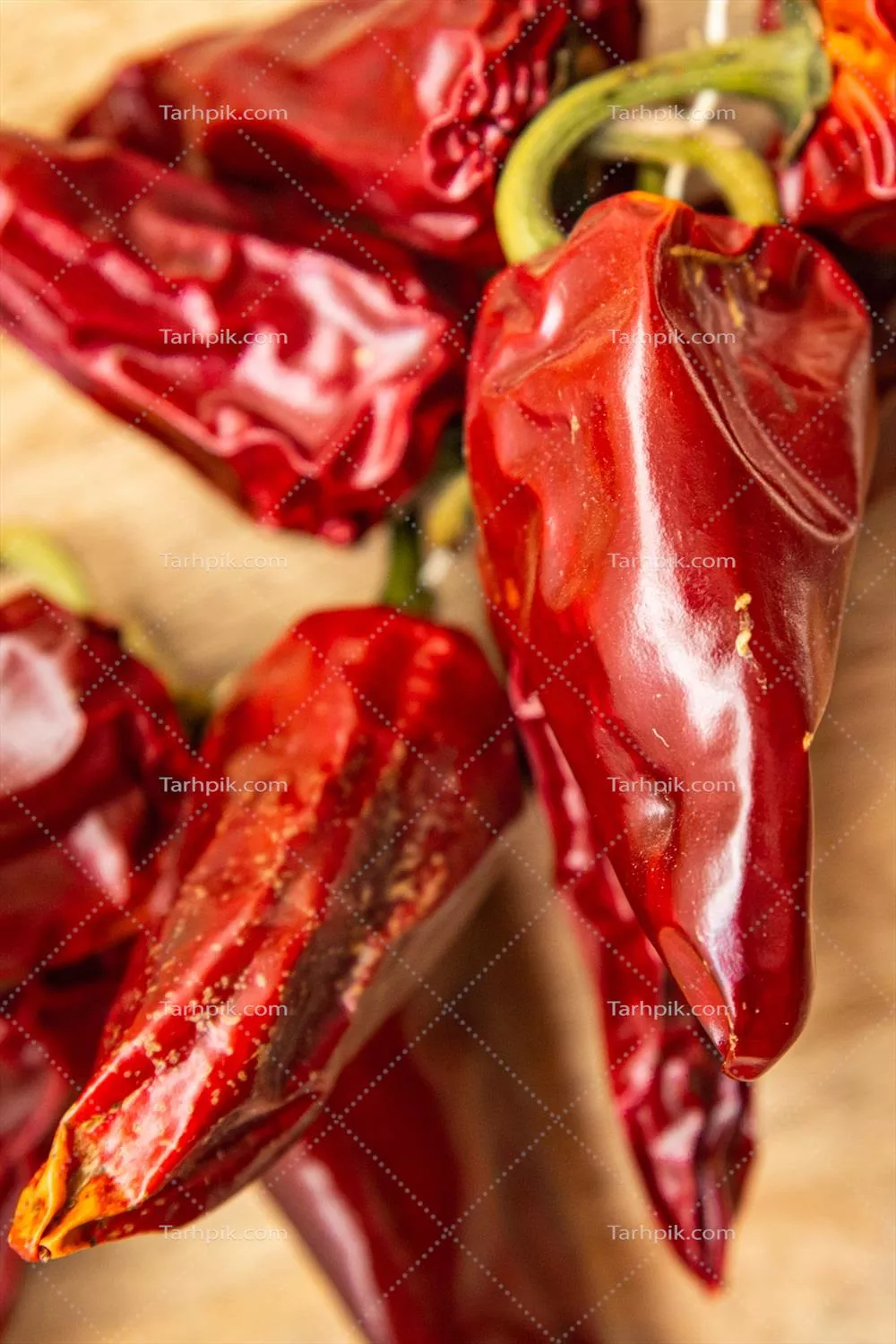 عکس فلفل اسپلت خشک شده: ادویه ای خوشمزه برای غذاهای خانگی و رژیمی