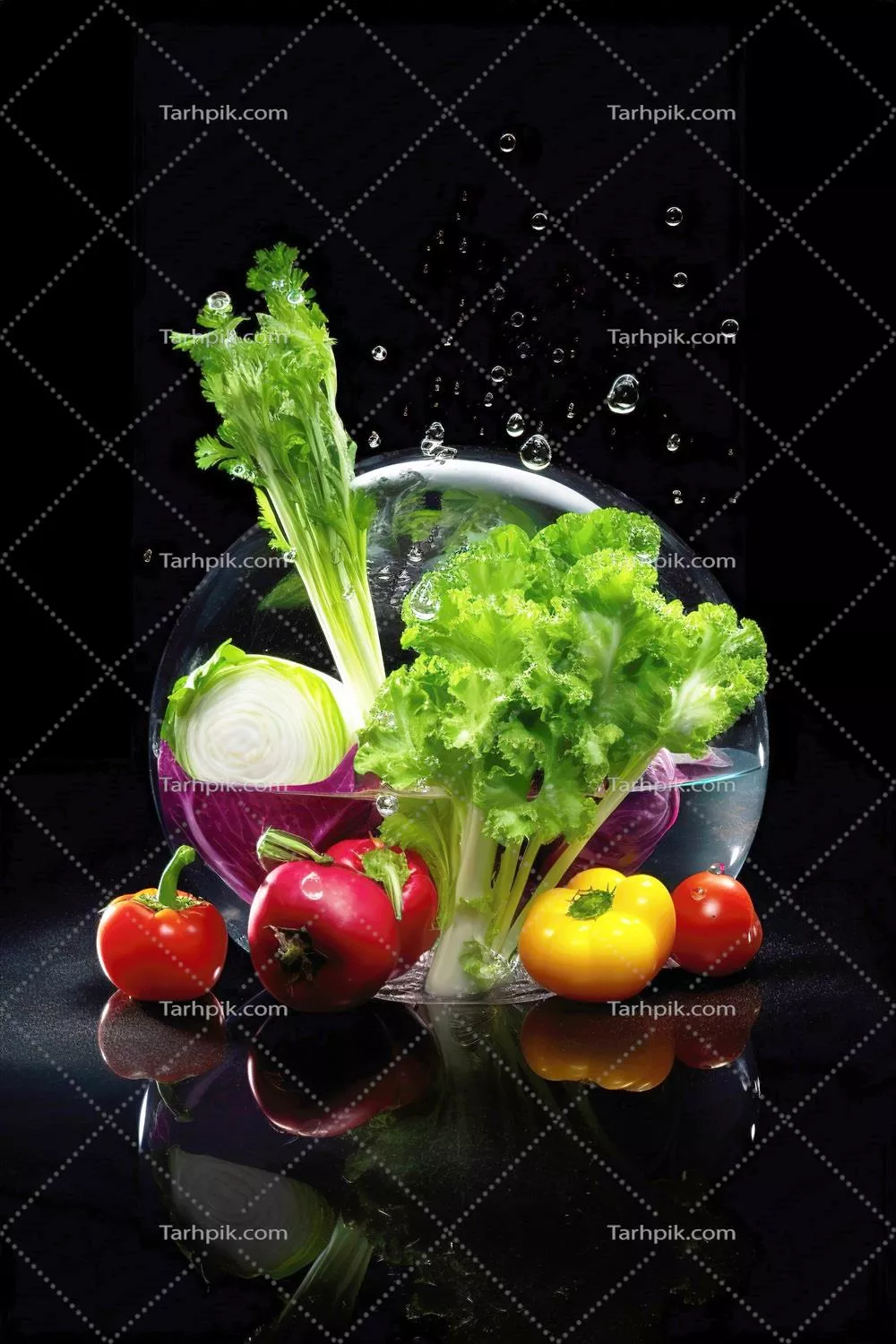 عکس تصویری زیبا از سبزیجات و میوه های تازه بر روی پس زمینه سیاه