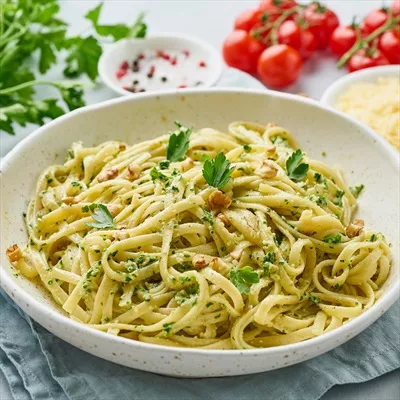 عکس طرز تهیه پاستا با سس پستو و گردو به صورت مرحله به مرحله