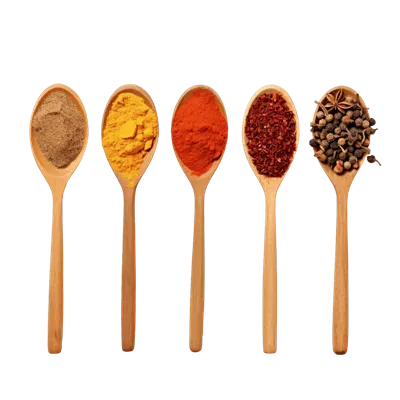 عکس دوربری تصویری زیبا از ادویه جات مختلف روی قاشق در پس زمینه شفاف