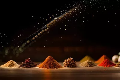 عکس چاشنی های خوشمزه روی یک میز چوبی - تصویر هنری و جذاب