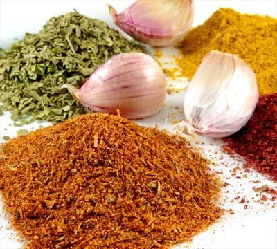 عکس ادویه جات خوشمزه با طعم سیر برای آشپزی لذیذ و سالم