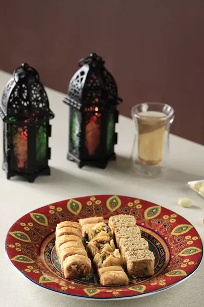 عکس لذت شیرینی ترکی: باقلوای مینی با طعمی بی نظیر و دلپذیر
