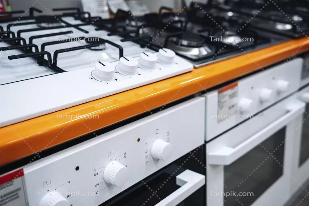 عکس فروش اجاق گازهای صفحه ای در فروشگاه لوازم خانگی با طراحی مدرن