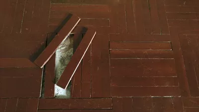 عکس متن بافت قدیمی و ترک خورده پارکت کهنه و کثیف برای طراحی