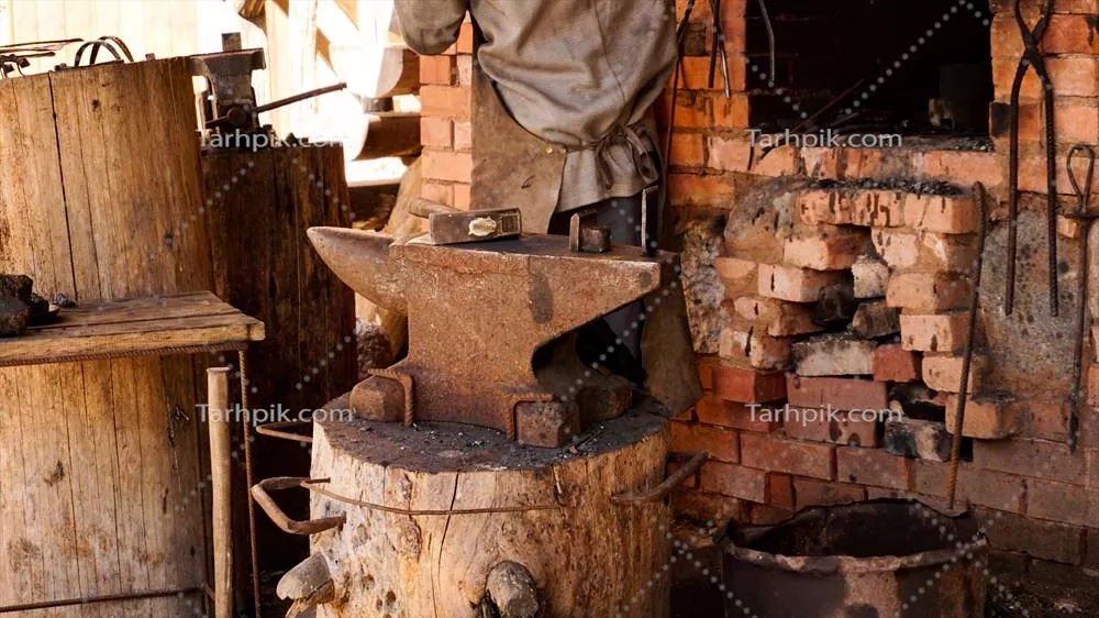 عکس کارگاه سنتی آهنگری در یک روستای تاریخی با جاذبه های فرهنگی