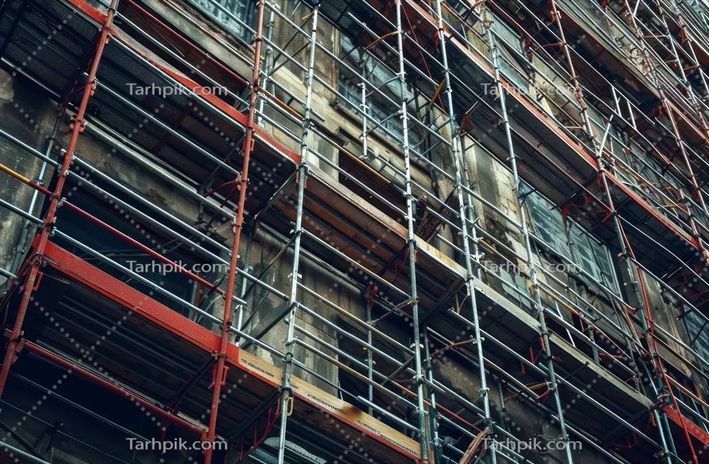 عکس ساختمان مدرن با طراحی معماری و سازه های scaffolding در حال ساخت