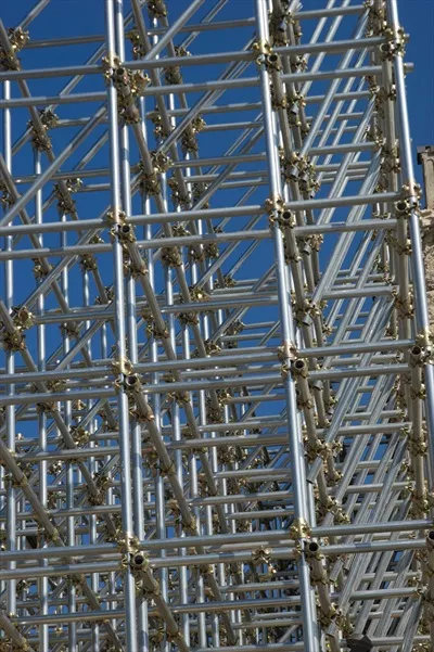 عکس نقش scaffolding در پروژه های ساختمانی و اهمیت آن در ایمنی کار