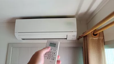 عکس نصب و استفاده از کولر گازی در فضای داخلی اتاق برای راحتی بیشتر