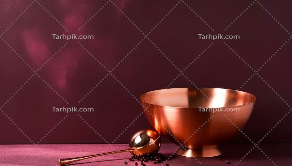 عکس قاشق فلزی در کاسه استیل قدیمی با مایع خنک کننده
